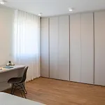 En Bedrooms At Reckenthal House By Rentaroo בית אירוח *