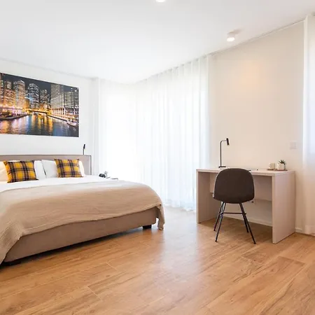 En Bedrooms At Reckenthal House By Rentaroo * Lussemburgo
