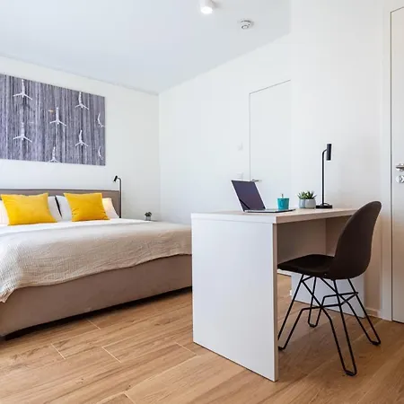En Bedrooms At Reckenthal House By Rentaroo Kwatera prywatna Luksemburg