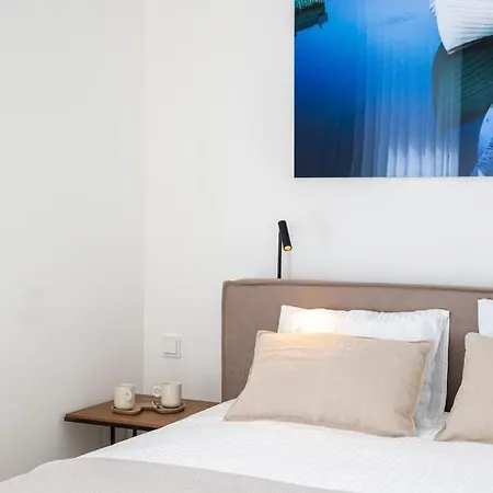 En Bedrooms At Reckenthal House By Rentaroo *
