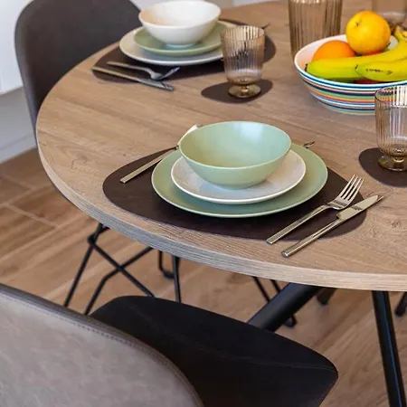 En Bedrooms At Reckenthal House By Rentaroo Séjour chez l'habitant