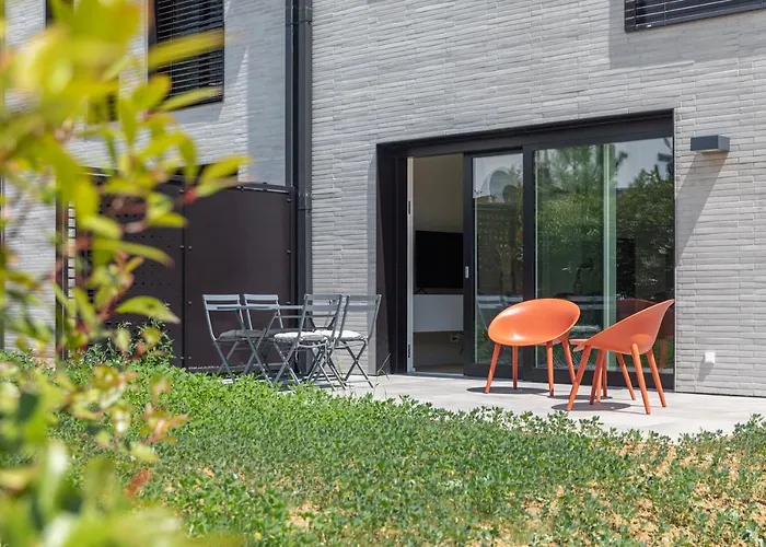 En Bedrooms At Reckenthal House By Rentaroo Rum i privatbostad *