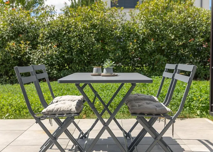 Kwatera prywatna En Bedrooms At Reckenthal House By Rentaroo *