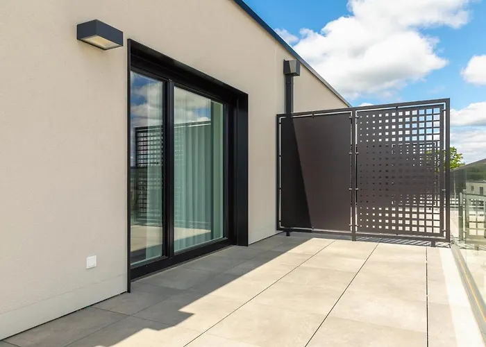 En Bedrooms At Reckenthal House By Rentaroo Kwatera prywatna