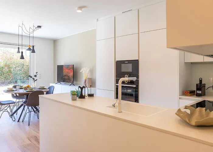 Kwatera prywatna En Bedrooms At Reckenthal House By Rentaroo