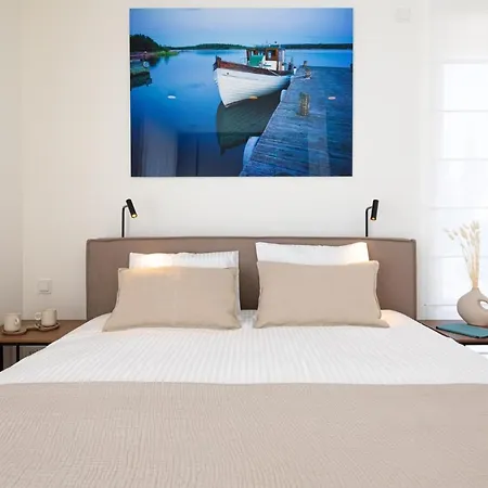 En Bedrooms At Reckenthal House By Rentaroo منزل للإقامة *